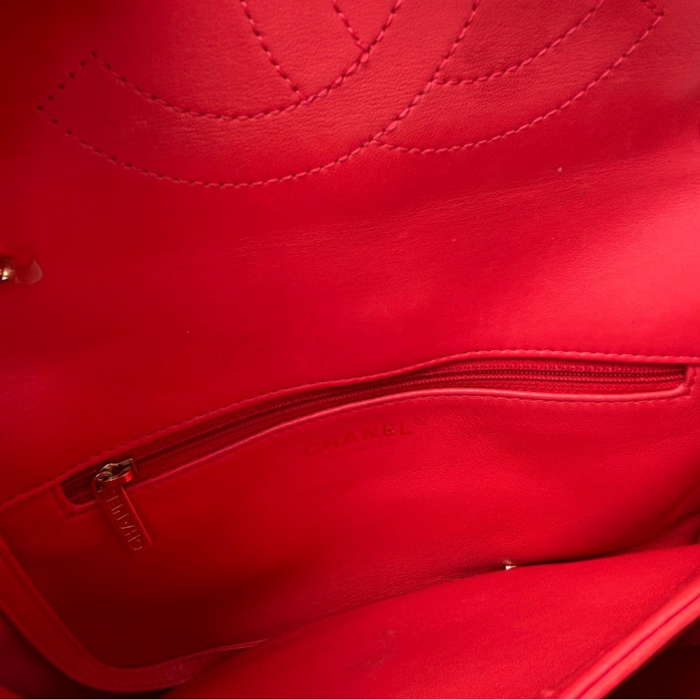 Chanel Red Quilted Red Caviar Leather Handbag with Gold Hardware 2786201 - Picture 10 of 16